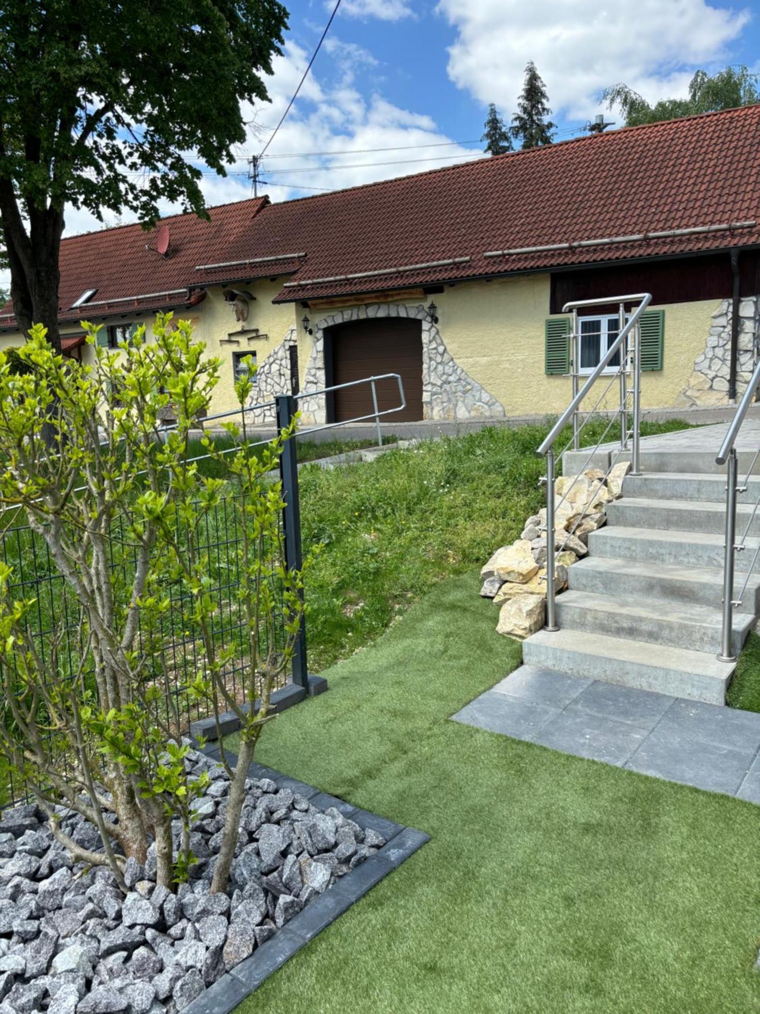 Ferienwohnung Im Usseltal - Zirben Spa - Monheimer Alb - Altmuehltal - Familie Geyer Daiting Monheim  Εξωτερικό φωτογραφία